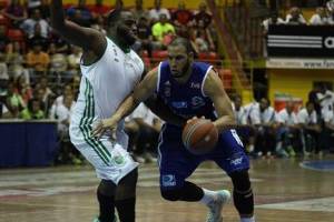 José Bravo, con Marinos