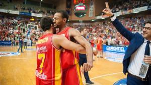 Campazzo, Sadiel Rojas y Katsikaris (Foto: ACB Photo / J. Bernal)
