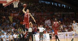 Sebastián Suárez y su potencia de salto (Foto: Radio Chiloe)