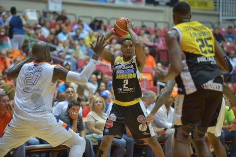 Coty Clarke y Johan Petro (Foto: BSNpr.com)