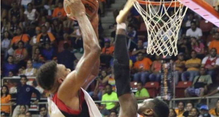 Tony Mitchell y Alex Oriakhi