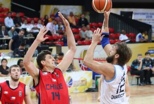 Juan Fontena y Marcos Delía (Foto: FIBA)