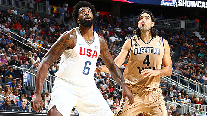 DeAndre Jordan y Luis Scola (Foto: USA Basketball)