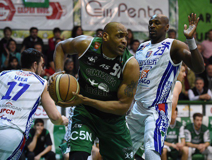 Sam Clancy y Robert Battle (Foto: LNB Contenidos)