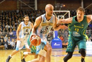 Manu Ginobili y David Andersen (Foto: CABB)