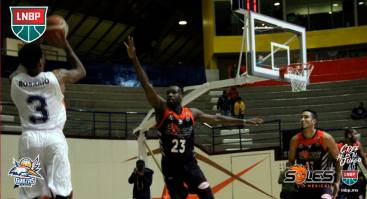 Mike Rosario y Chamberlain Oguchi