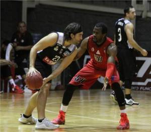 Jorge Schuler y Stanley Robinson (Foto: LNB.cl)
