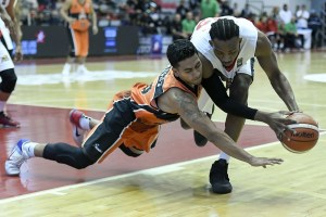 Joel Múñoz y Zach Graham (Foto: FIBA)
