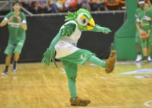 El Loro Augusto, mascota de Atenas (Foto: La Liga Contenidos)