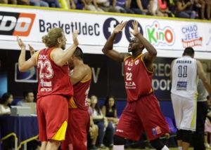 Sebastián Bravo y Aaron Jones (Foto: Juan González/Agencia Uno)