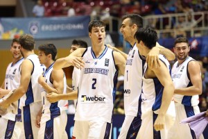 Lucio Redivo, Juampi Vaulet y Máximo Fjellerup (Foto: FIBA)